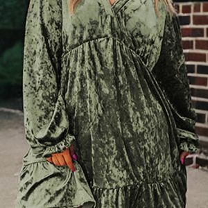 Jungle Green Plus Size Velvet Babydoll Mini Dress with Puff Sleeve